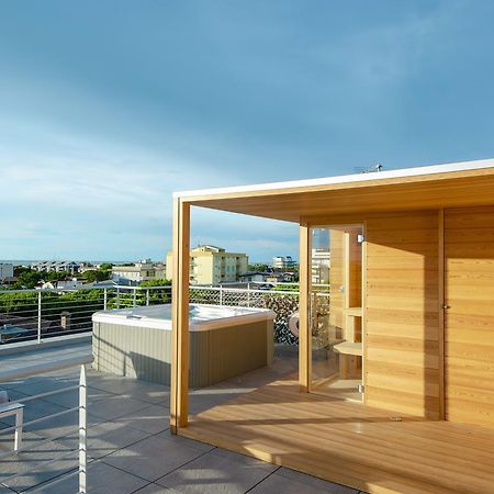 Soleis Sea View Spa Apartment Lignano Sabbiadoro Eksteriør billede