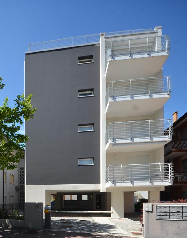 Soleis Sea View Spa Apartment Lignano Sabbiadoro Eksteriør billede