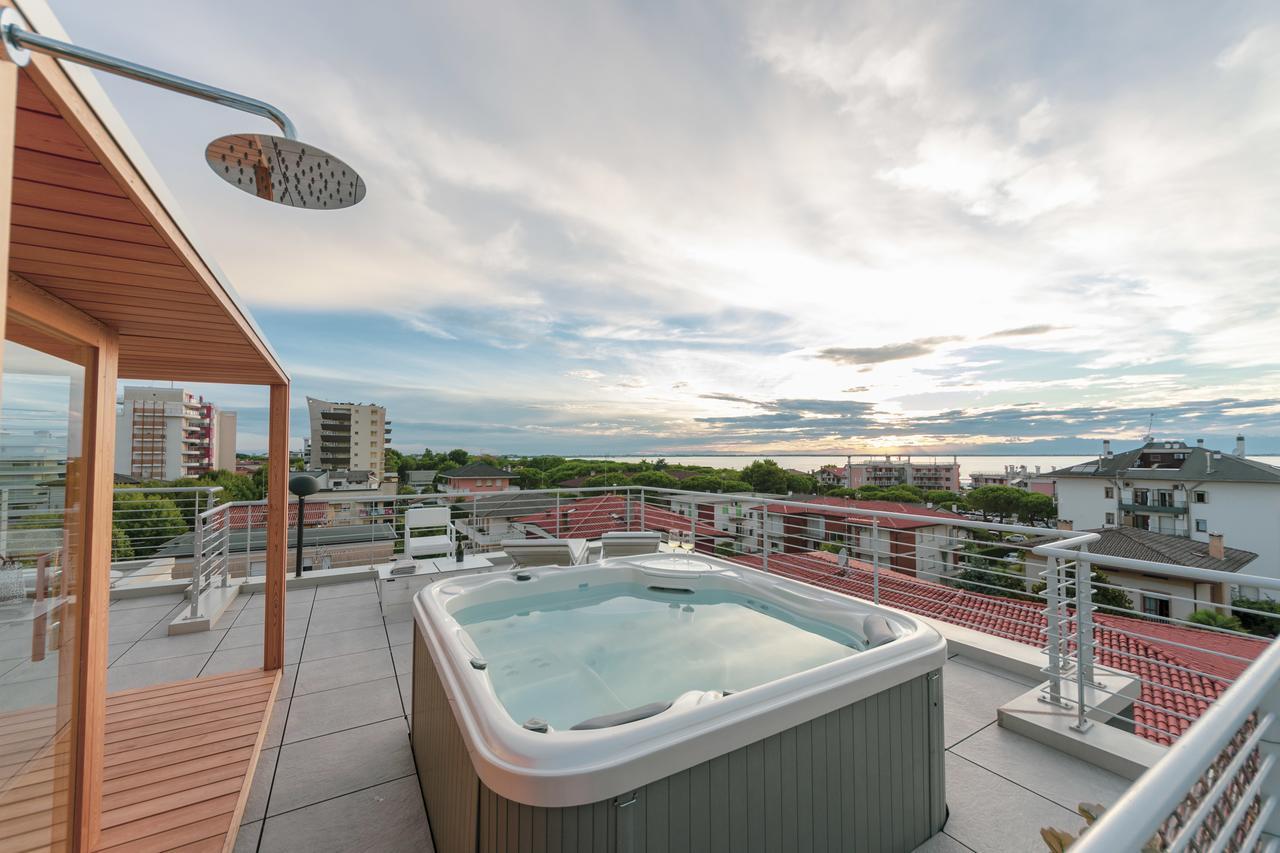 Soleis Sea View Spa Apartment Lignano Sabbiadoro Eksteriør billede