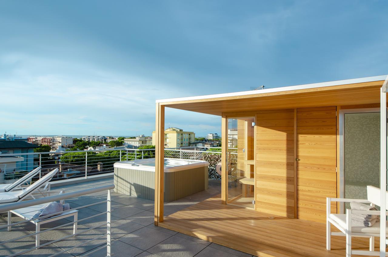 Soleis Sea View Spa Apartment Lignano Sabbiadoro Eksteriør billede