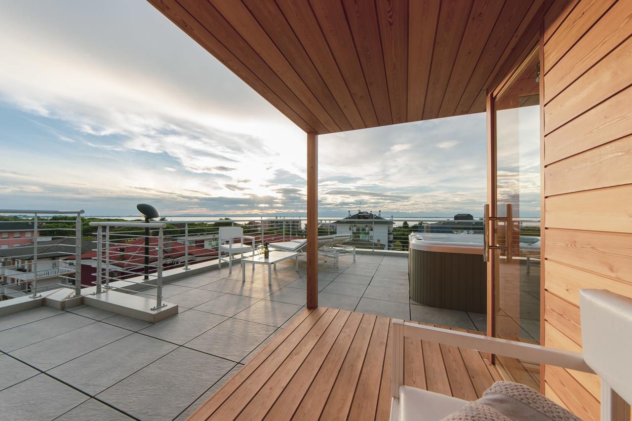 Soleis Sea View Spa Apartment Lignano Sabbiadoro Eksteriør billede
