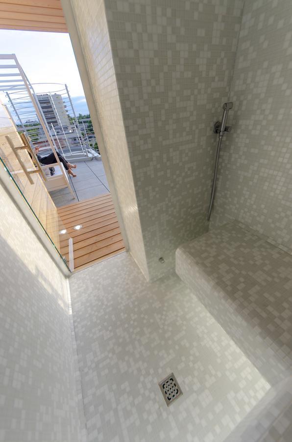 Soleis Sea View Spa Apartment Lignano Sabbiadoro Eksteriør billede