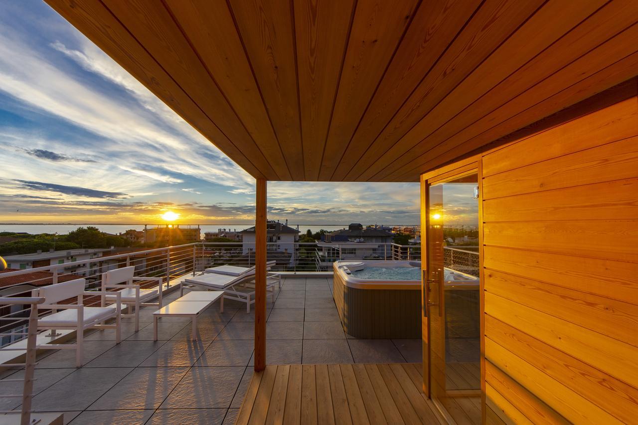 Soleis Sea View Spa Apartment Lignano Sabbiadoro Eksteriør billede